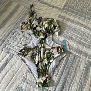 Cupshe one piece with cutout sides